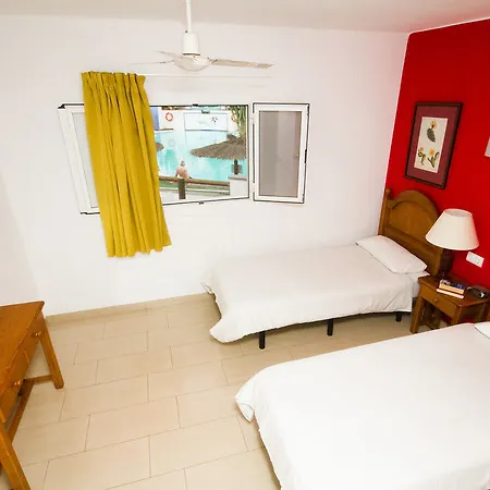 Apartahotel Parque Tropical En Lanzarote 2*