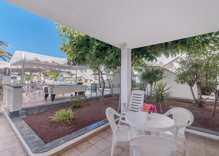 Aparthotel Parque Tropical En Lanzarote 2*